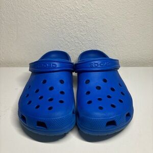 Blue Crocs Classic clog 
J-6